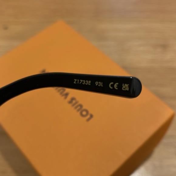 Louis Vuitton oversized sunglasses - Picture 4 of 9